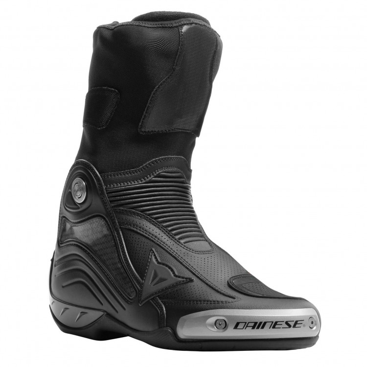 Мотоботы dainese. Ботинки Dainese Axial d1 Air Black/Black. Dainese Axial d1. Мотоботы Dainese Dyno d1 (черный-красный). Мотоботы Dainese course d1 Air out.